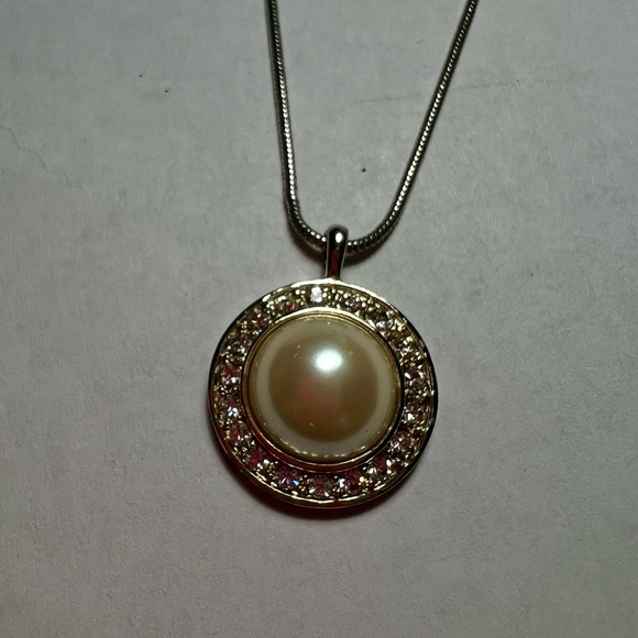 ✨ Vintage Pearl & Rhinestone Pendant Necklace – Classic & Elegant ✨ - Picture 4 of 4